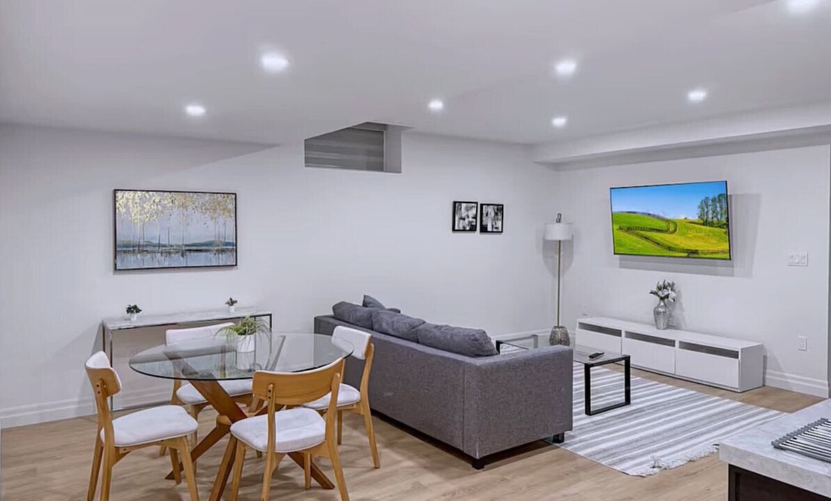 Photo of Livingroom in LaSalle