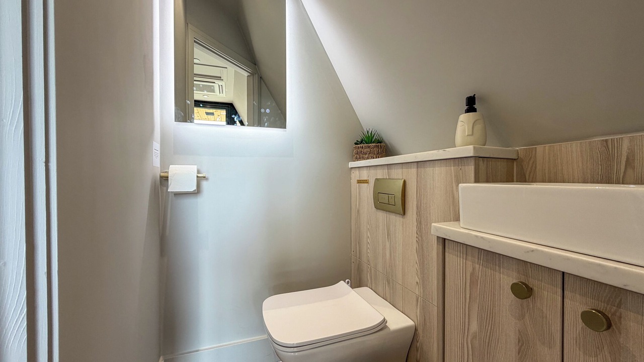 Photo of Bathroom in Hendrerwydd