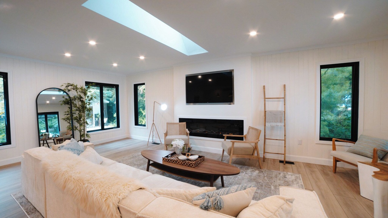 Photo of Livingroom in Fenelon Falls