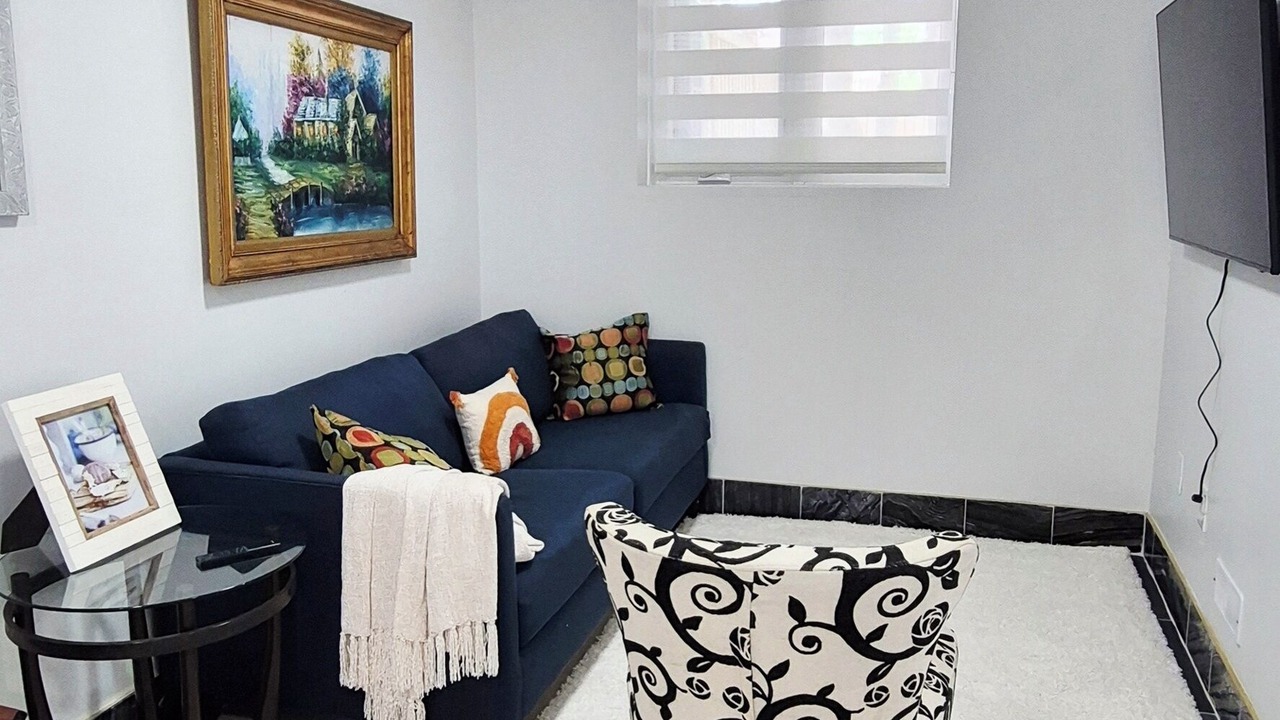 Photo of Livingroom in Birch Cliff Heights
