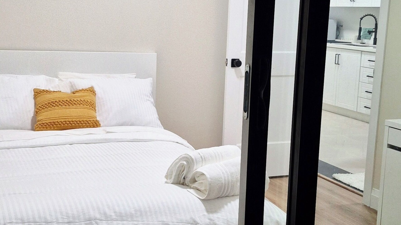 Photo of Bedroom in Birch Cliff Heights