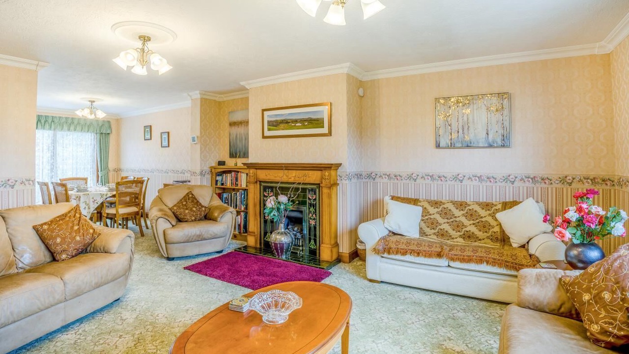 Photo of Livingroom in Saint John's Town of Dalry