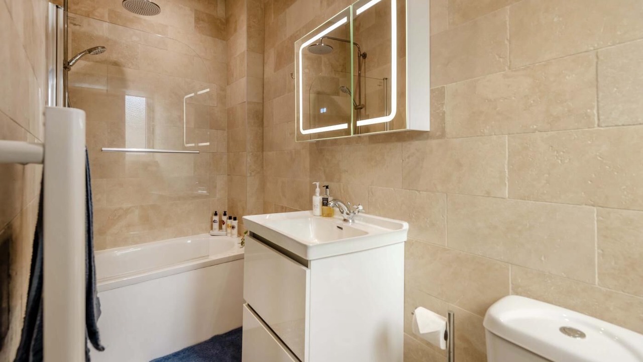 Photo of Bathroom in Kingsteignton