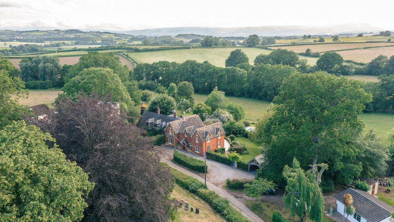Photo of Outdoor in Llanvair Kilgeddin
