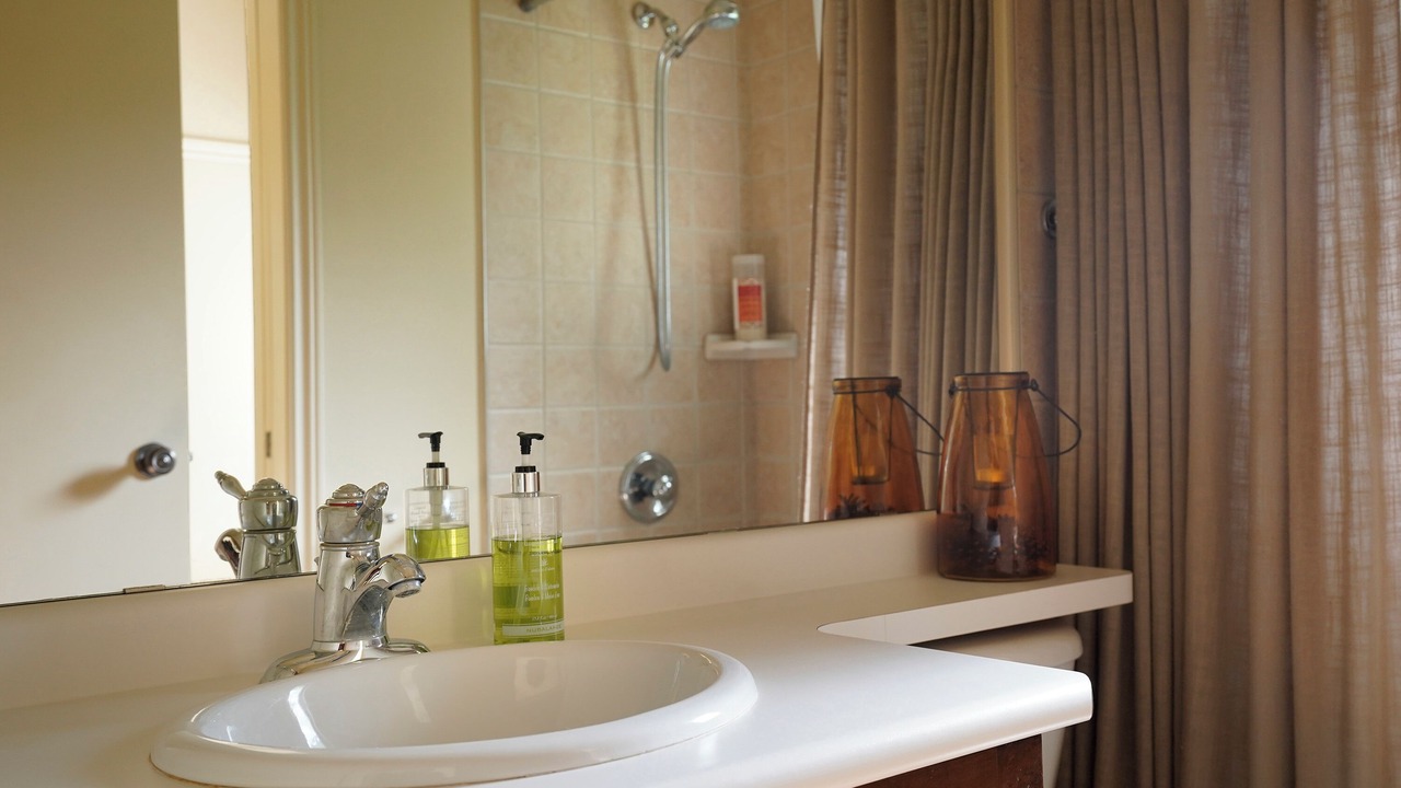 Photo of Bathroom in Mono