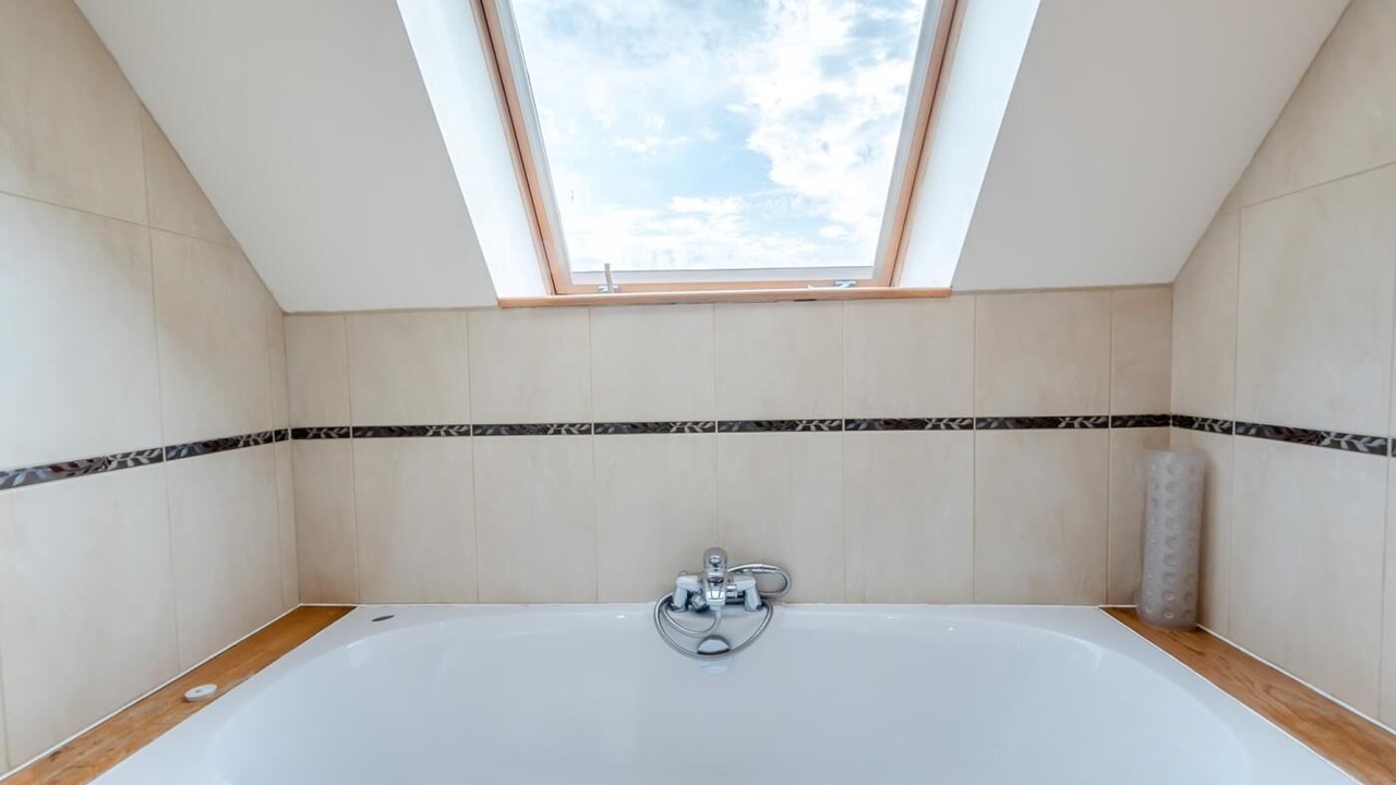 Photo of Bathroom in Kidwelly