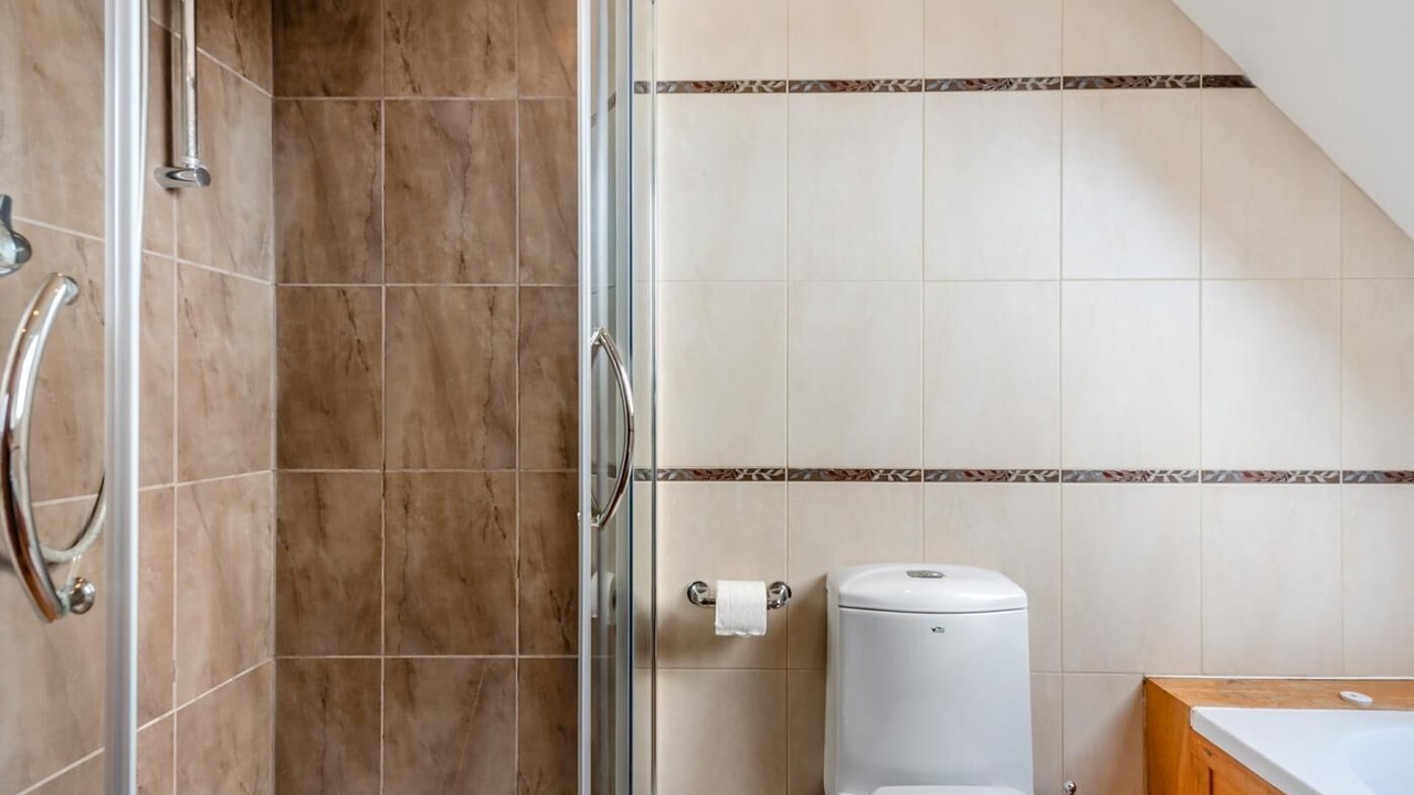 Photo of Bathroom in Kidwelly