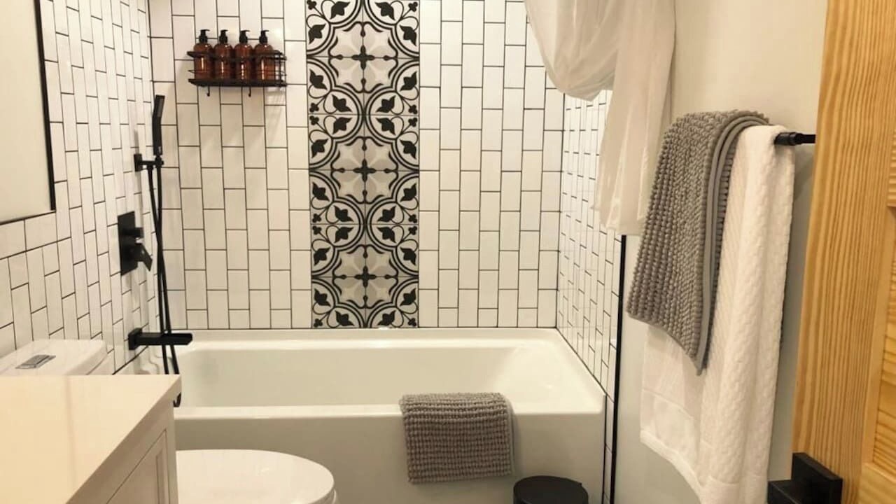 Photo of Bathroom in Lakeshore