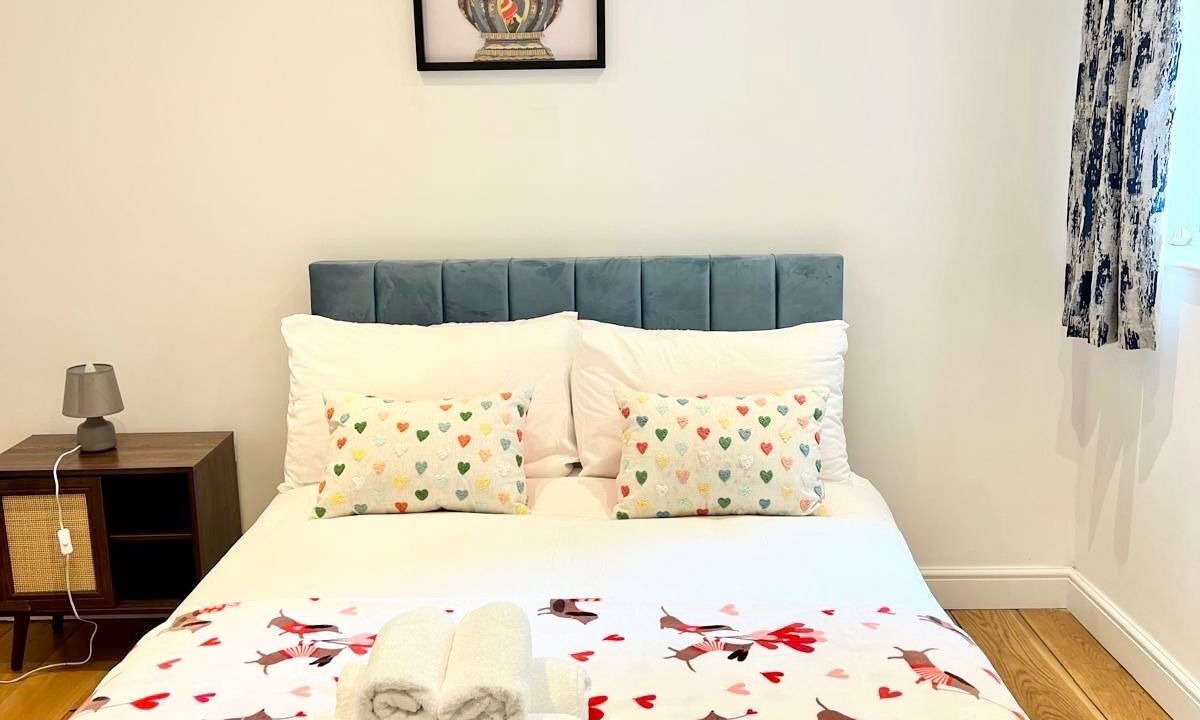Photo of Bedroom in Hale
