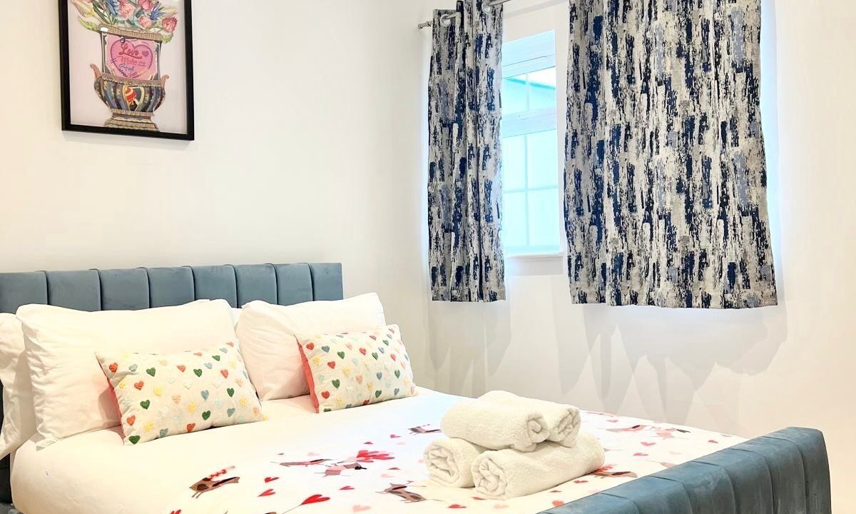 Photo of Bedroom in Hale