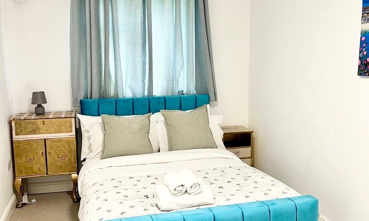 Photo of Bedroom in Hale