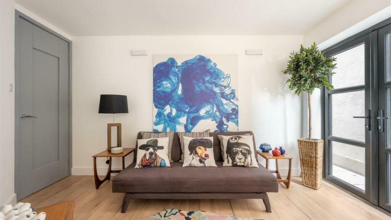 Photo of Livingroom in Church End