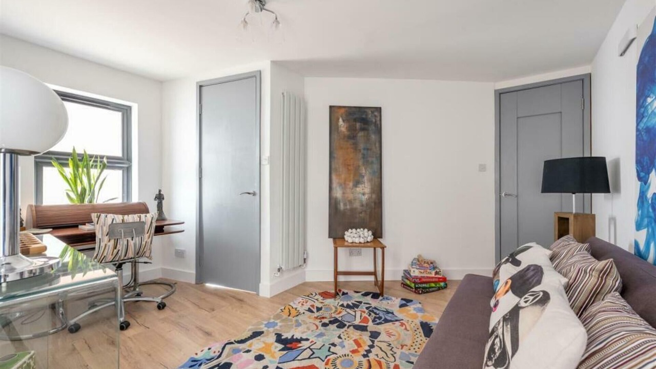 Photo of Livingroom in Church End
