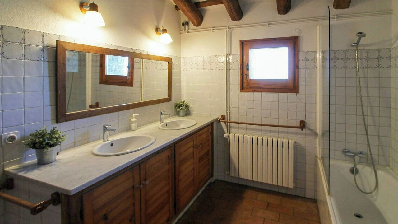 Photo of Bathroom in Celra