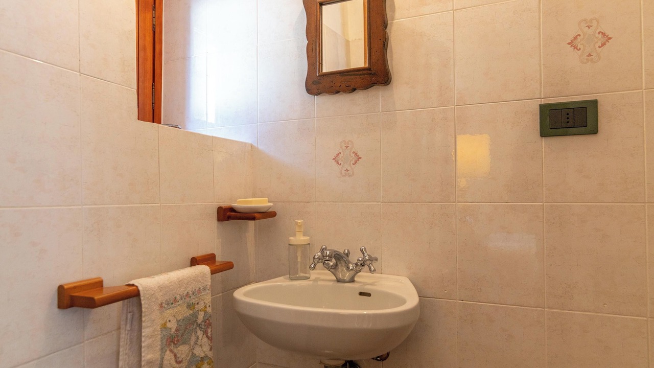 Photo of Bathroom in Armeno