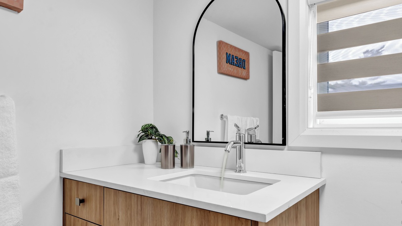 Photo of Bathroom in Lakeview