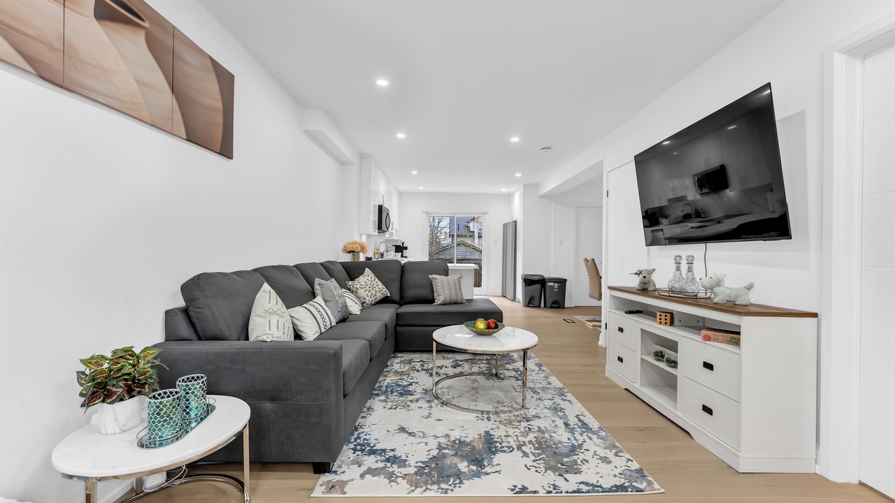 Photo of Livingroom in Lakeview