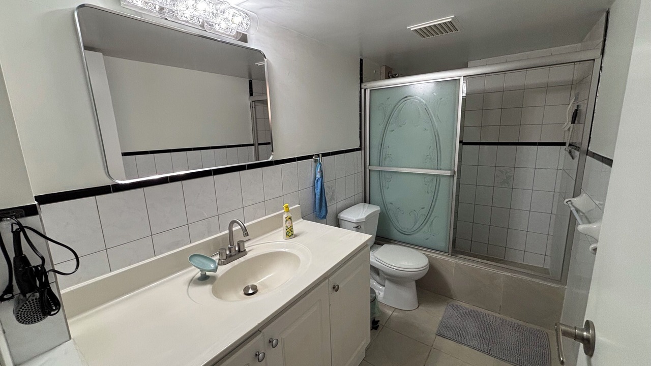 Photo of Bathroom in L'Amoreaux