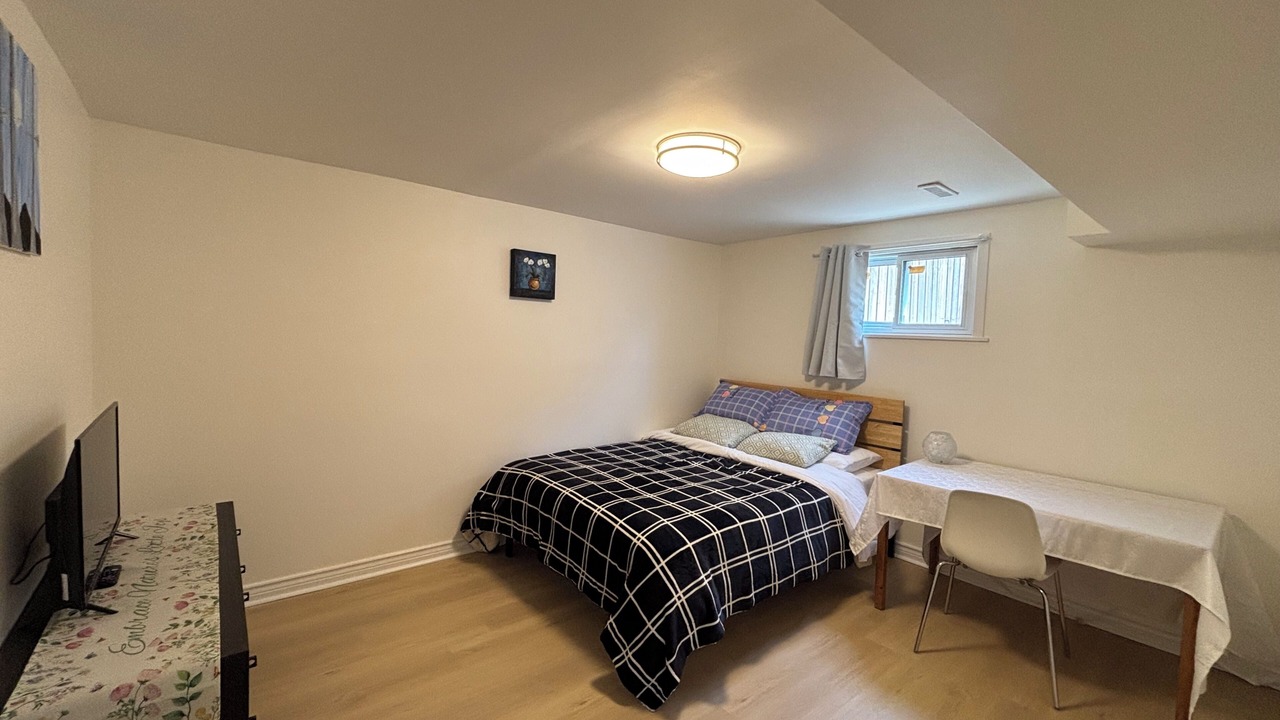 Photo of Bedroom in L'Amoreaux