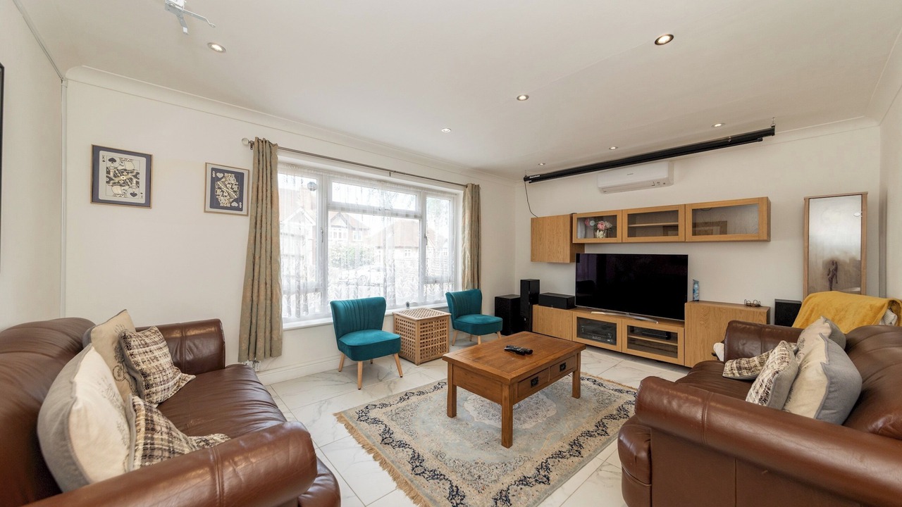Photo of Livingroom in Reading
