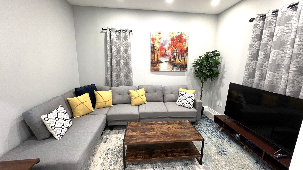Photo of Livingroom in Fallsview