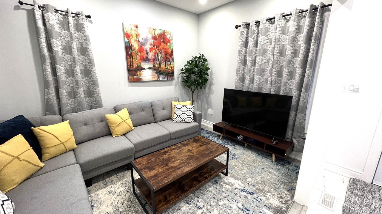 Photo of Livingroom in Fallsview