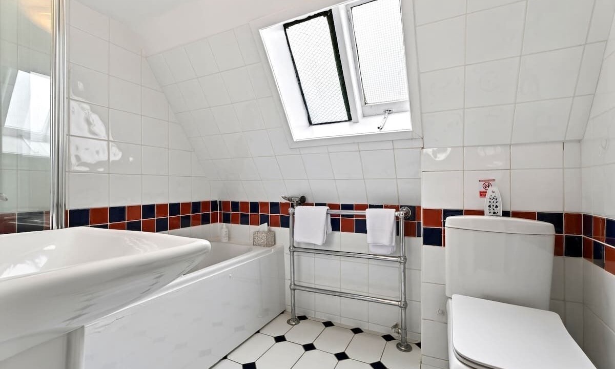 Photo of Bathroom in Paisley