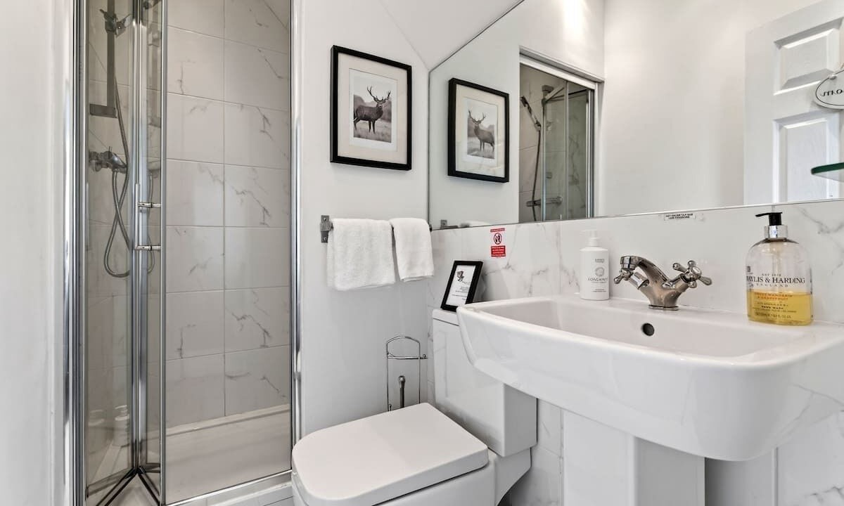 Photo of Bathroom in Paisley