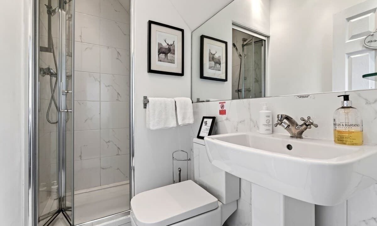 Photo of Bathroom in Paisley