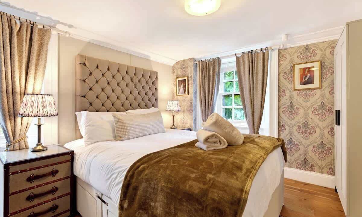 Photo of Bedroom in Paisley