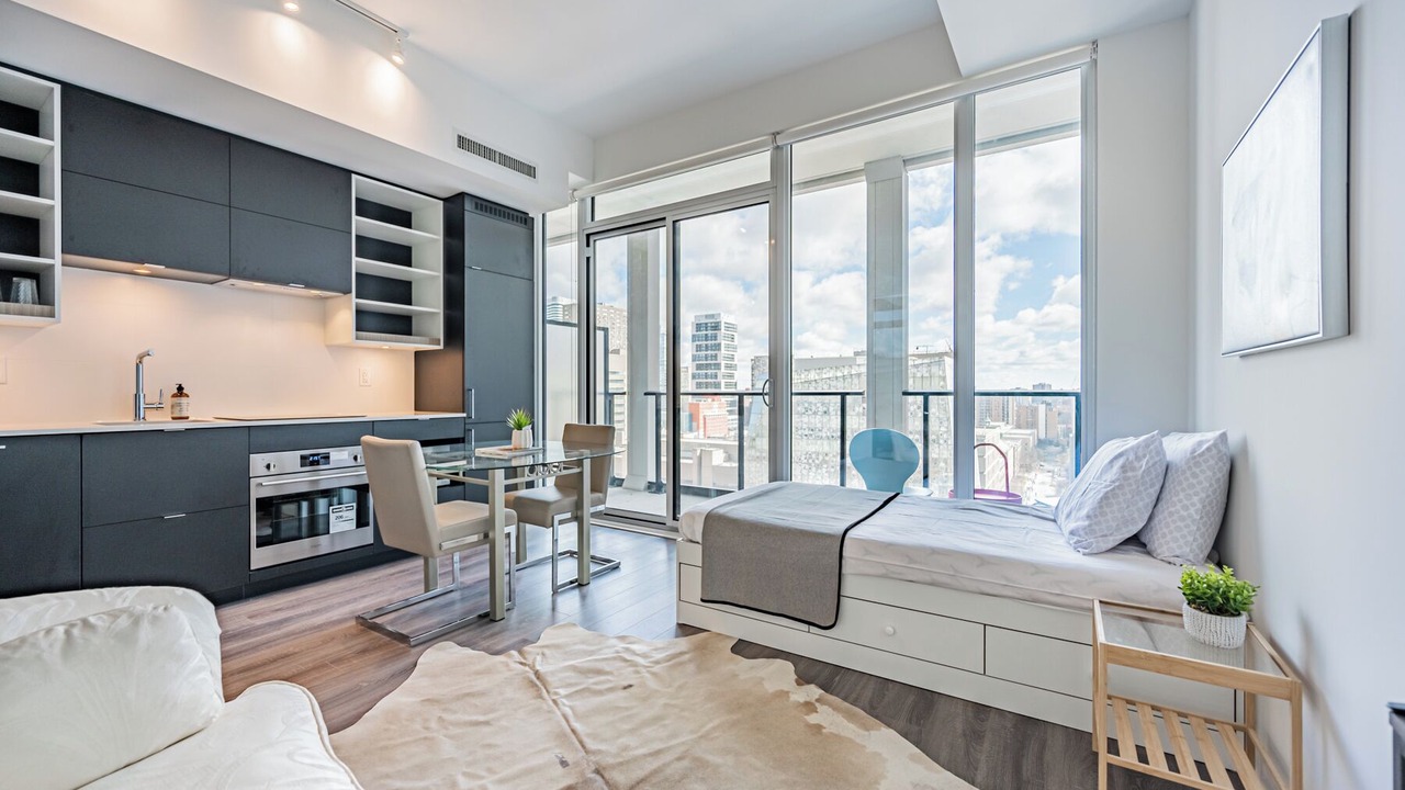 Photo of Bedroom in Bay Street Corridor