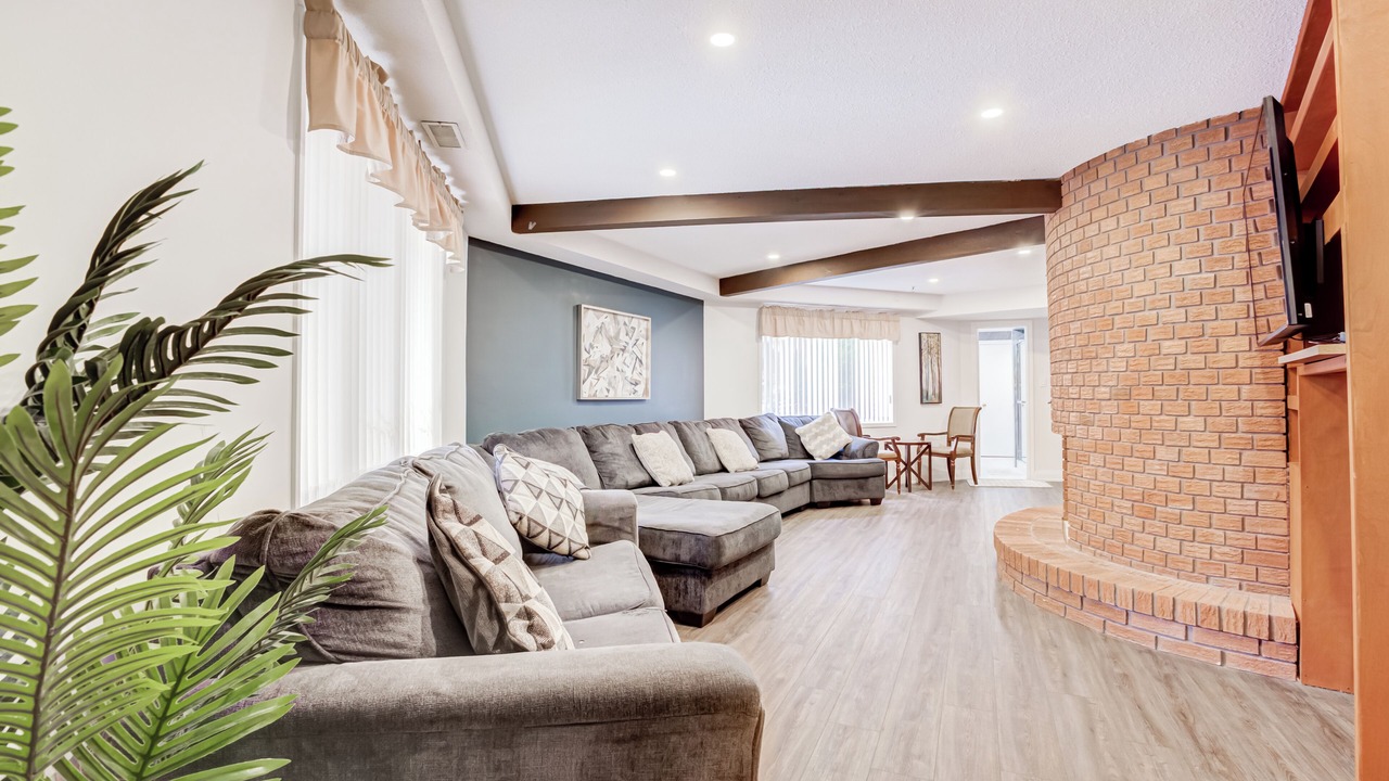 Photo of Livingroom in Pickering
