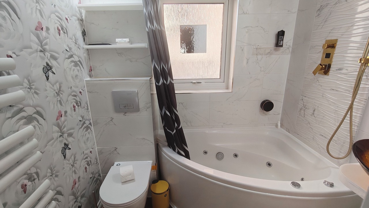 Photo of Bathroom in Clydebank