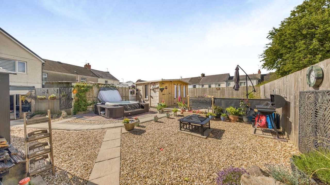 Photo of Patio Balcony in Kidwelly