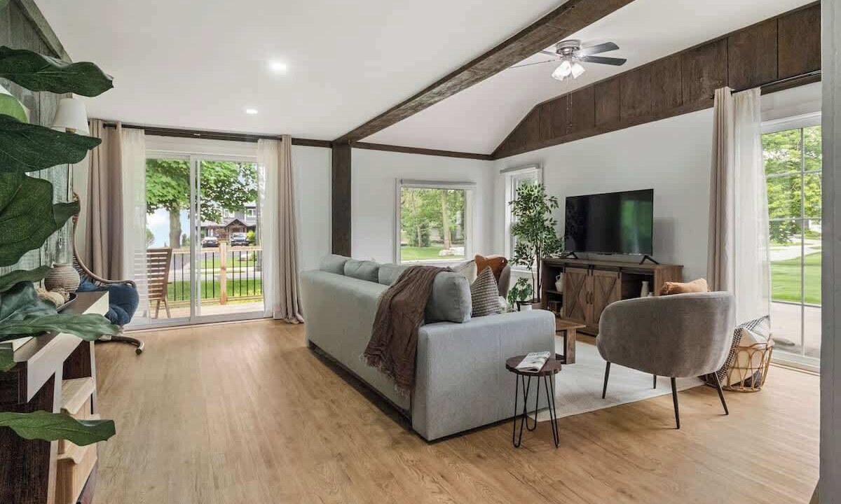 Photo of Livingroom in Fort Erie