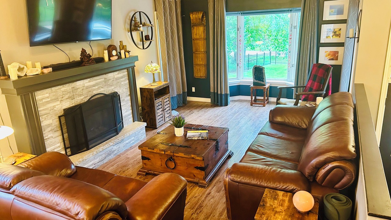 Photo of Livingroom in Fenelon Falls