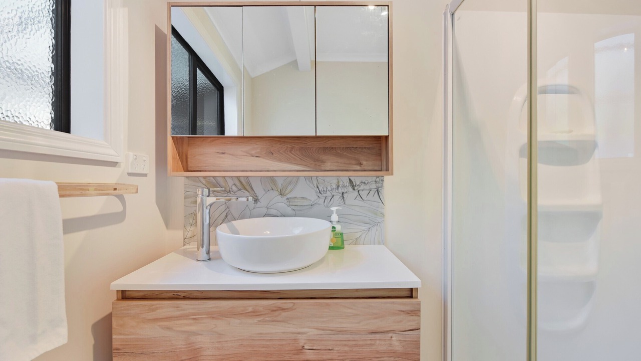 Photo of Bathroom in Ngaio Bay