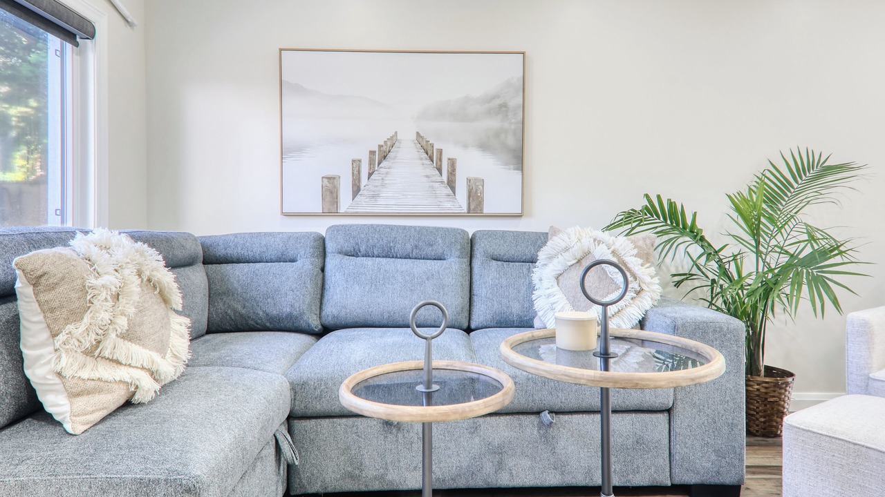 Photo of Livingroom in Port Dalhousie