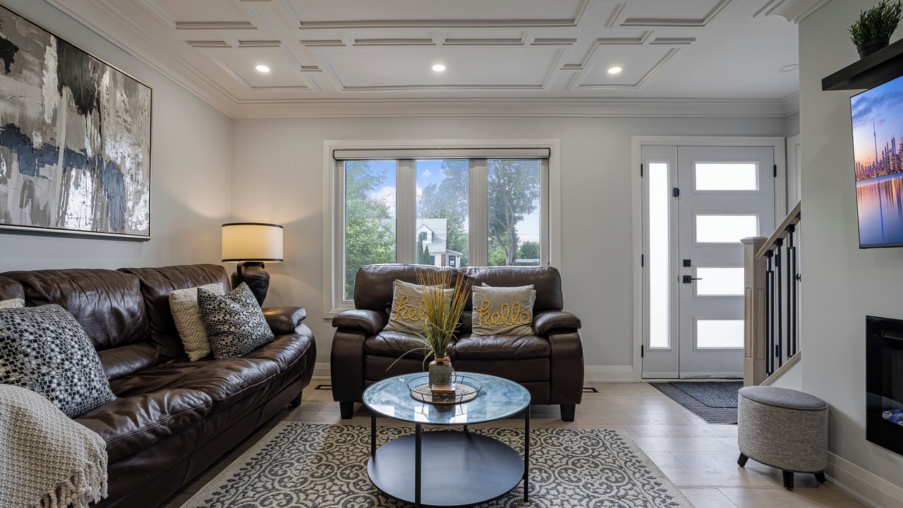 Photo of Livingroom in Willowdale