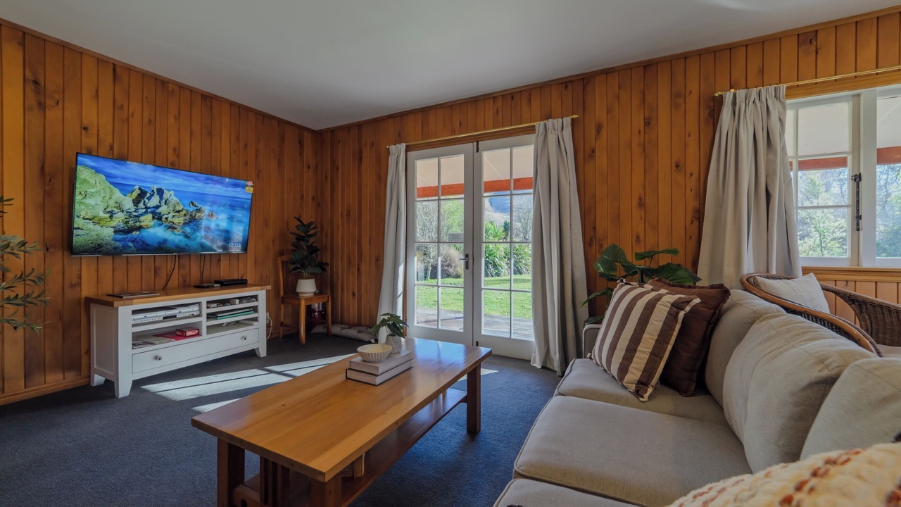 Photo of Livingroom in Burkes Pass