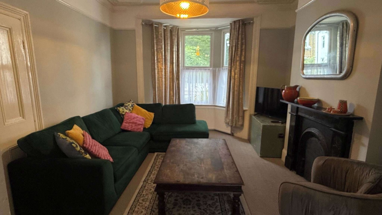 Photo of Livingroom in Newham