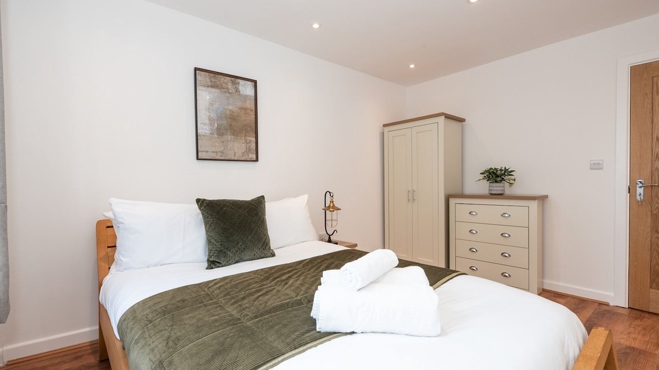 Photo of Bedroom in Burnt Oak