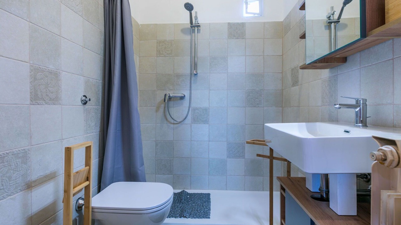 Photo of Bathroom in Vada