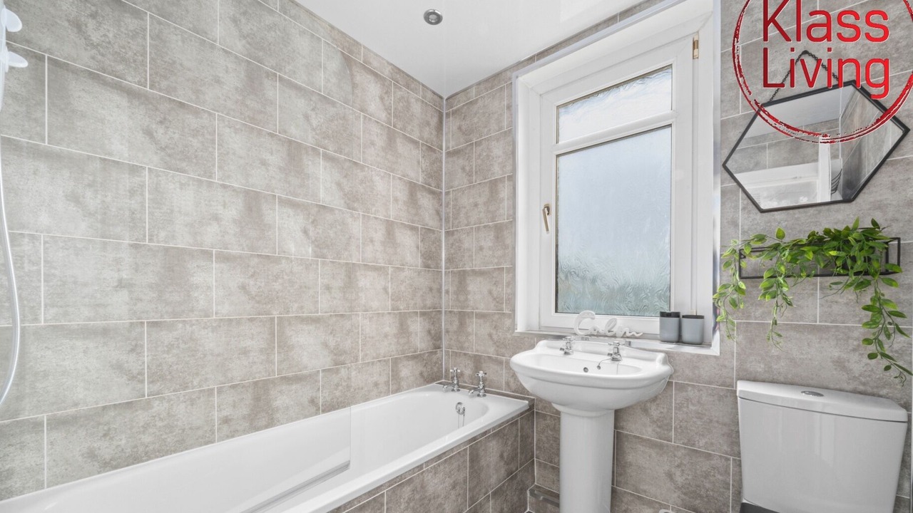 Photo of Bathroom in Rutherglen