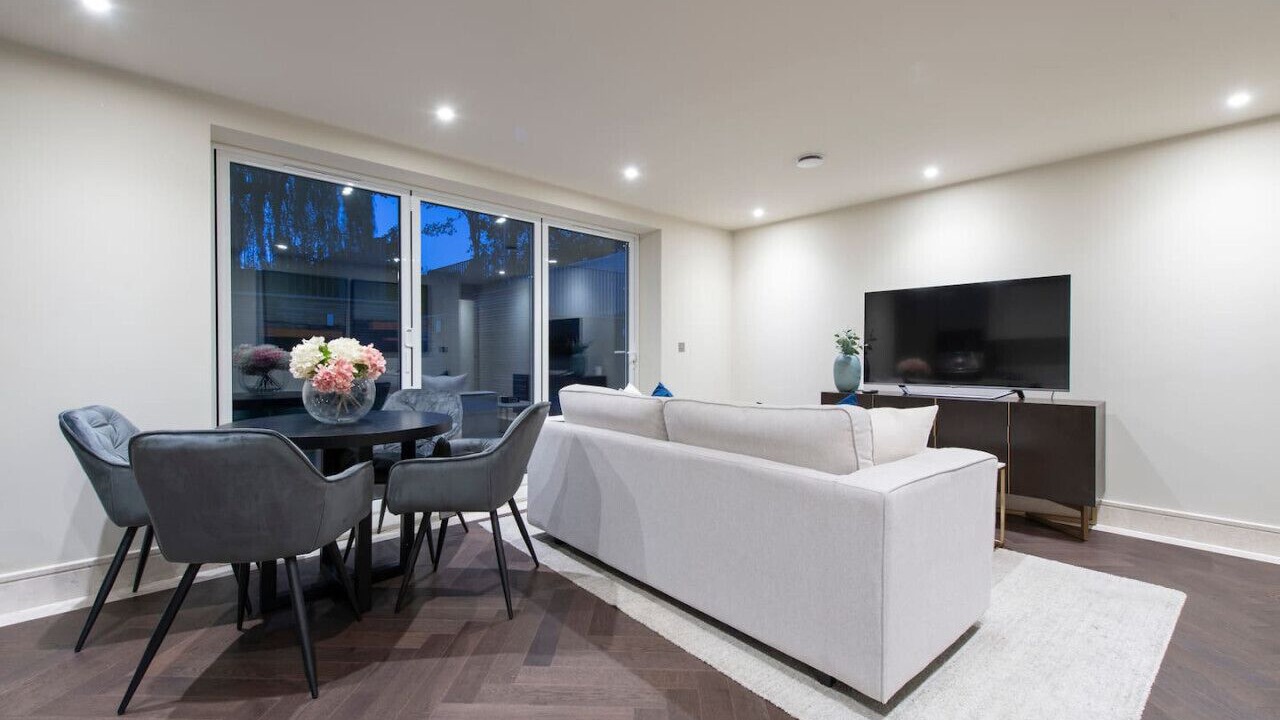 Photo of Livingroom in Chigwell