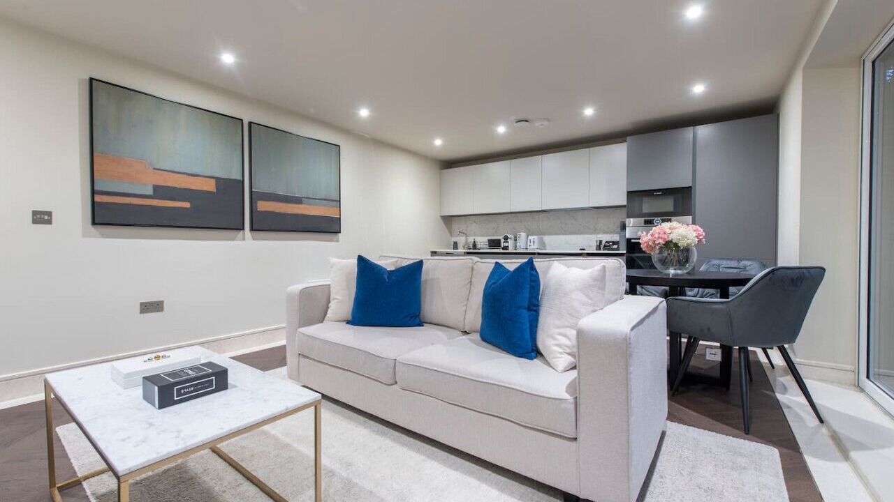 Photo of Livingroom in Chigwell