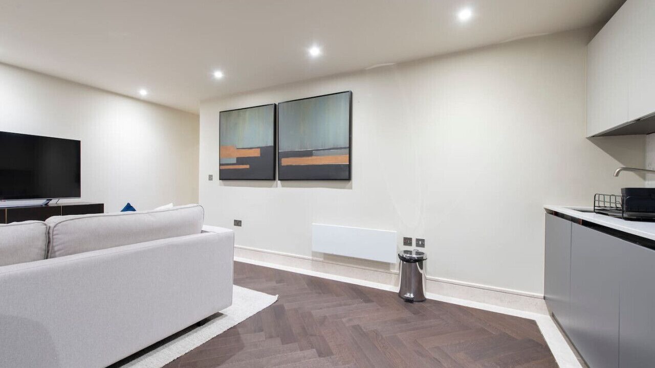 Photo of Livingroom in Chigwell