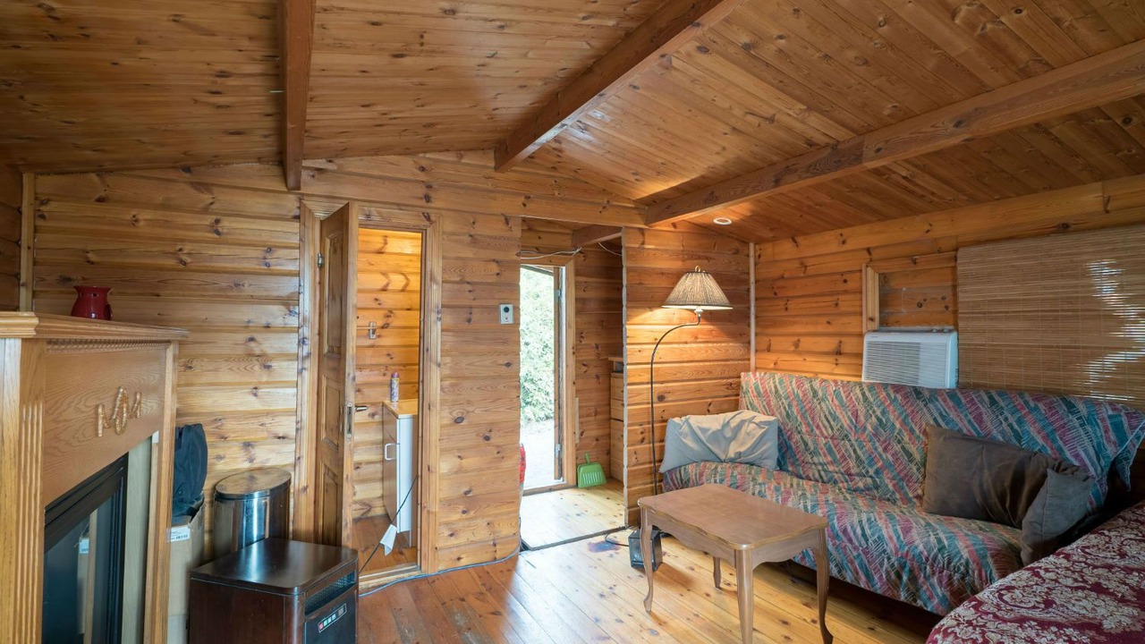 Photo of Livingroom in Janetville