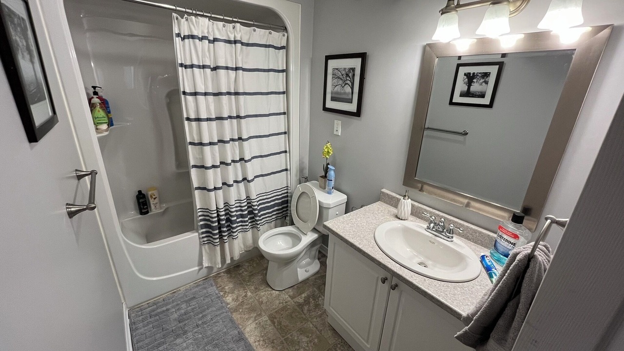 Photo of Bathroom in Amherstview
