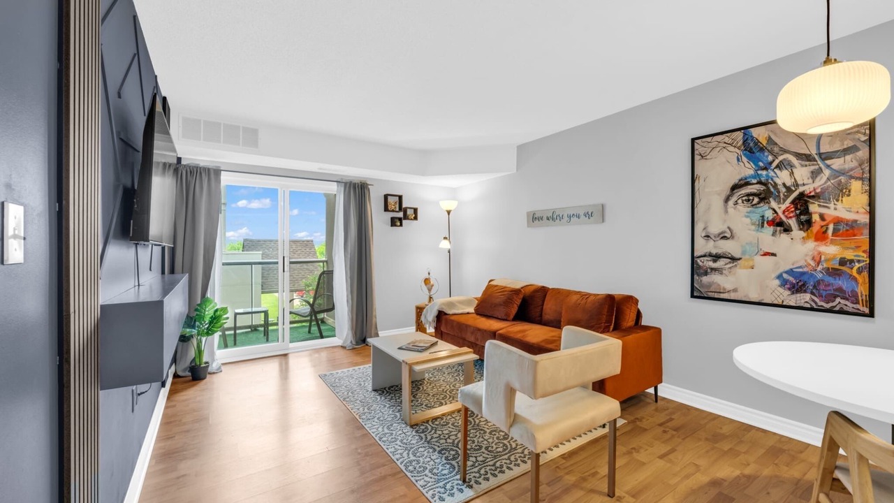 Photo of Livingroom in Sandwich Towne